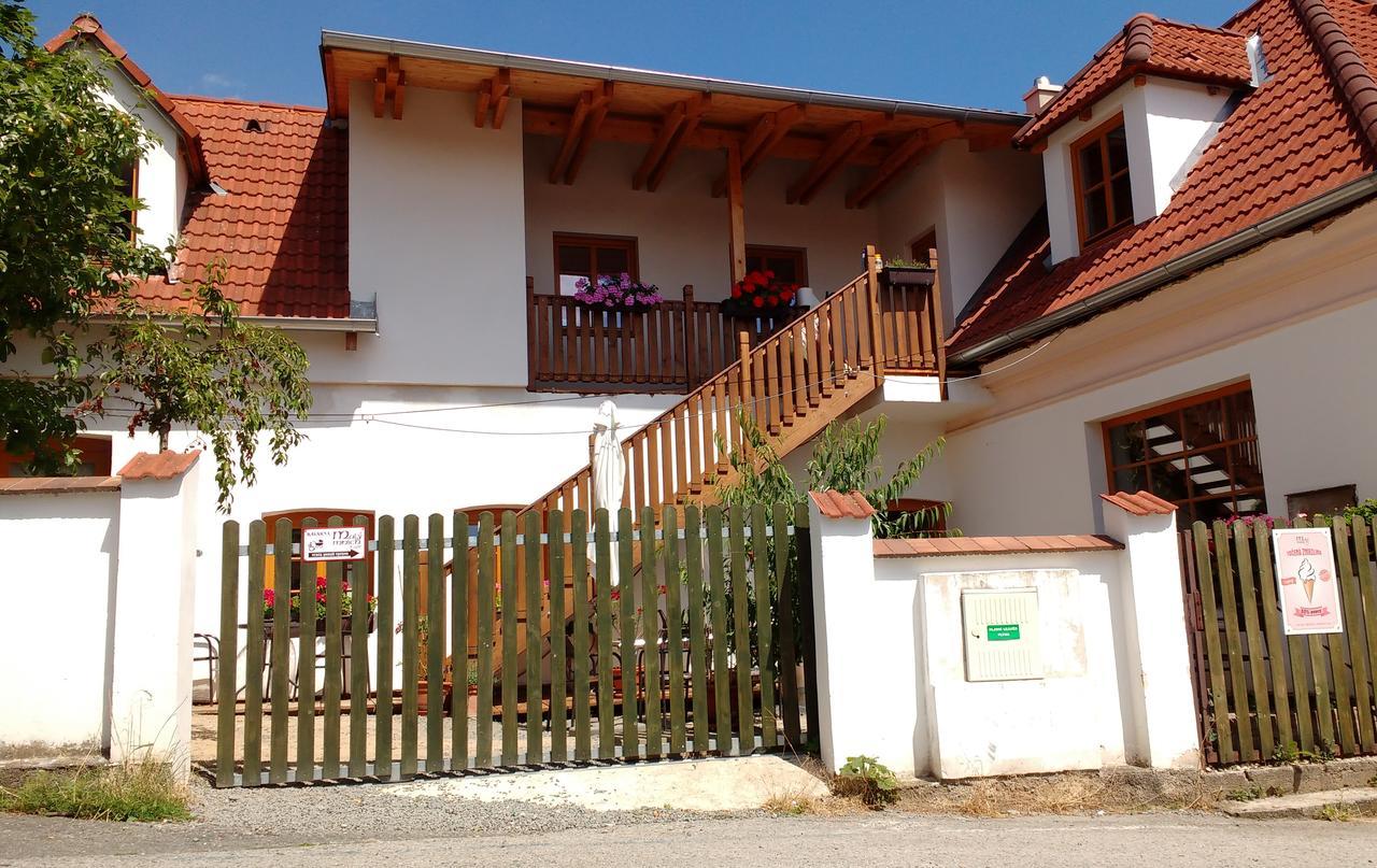 Apartmany Maly Mnich Mníšek pod Brdy Extérieur photo